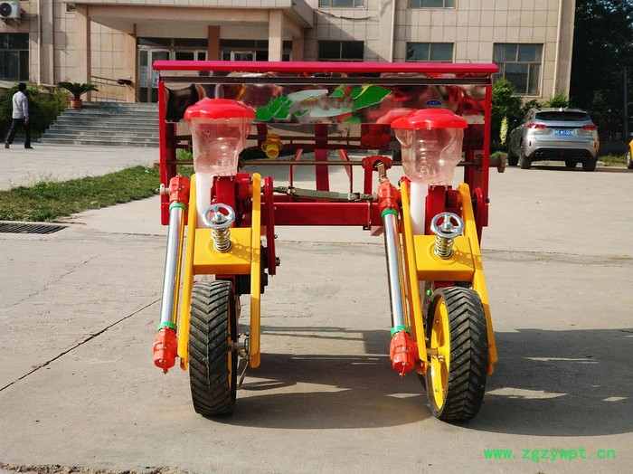 玉米播种机米播种机 新型四轮带大五行玉米播种机 玉米播种机 施肥播种机 玉米精播机  玉米播种机 蔬菜药材播种机