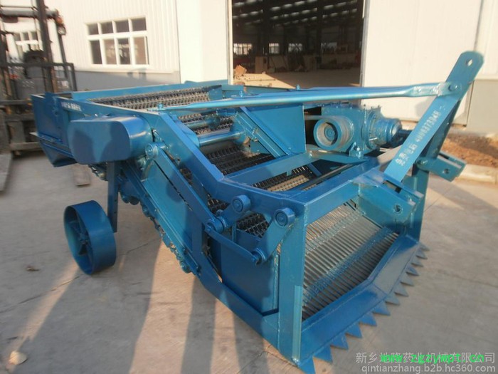 药材收获机河南地隆牌收获地下根茎药材和作物