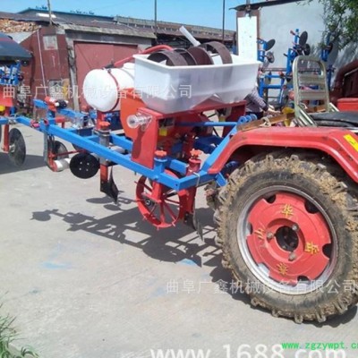 打岭播种覆土喷药覆膜 花生覆膜播种施肥机 小型拖拉机两行播种机