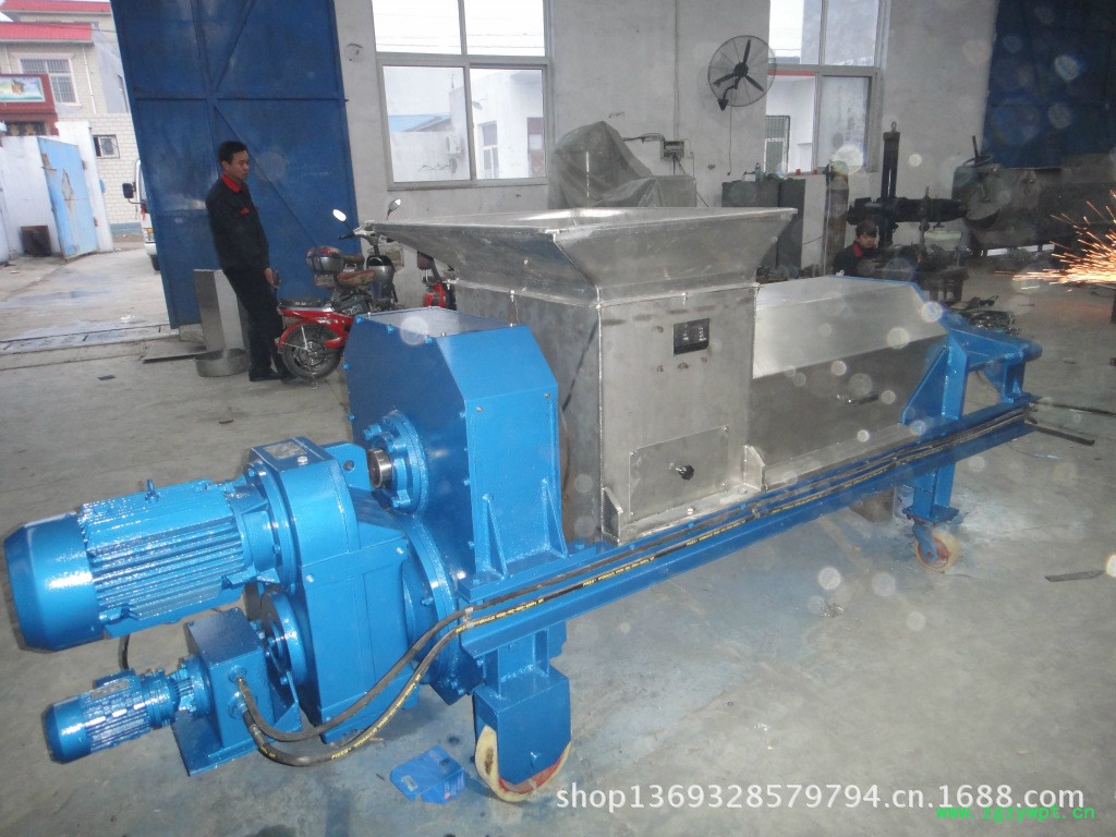 5吨双螺旋压榨机1