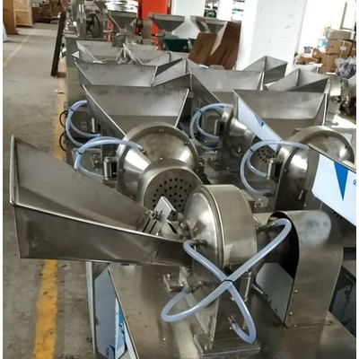 水冷桔梗粉碎机，不发热中药材打粉机