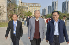 李长文一行到安徽省亳州中药材种植基地调研