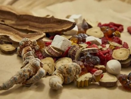 中药产业高质量发展：锁定产品力与品牌力