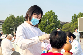 中医药文化盛宴点亮夏夜